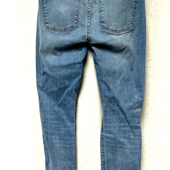 Madewell distressed skinny jeans
Size 25 - Picture 15 of 16